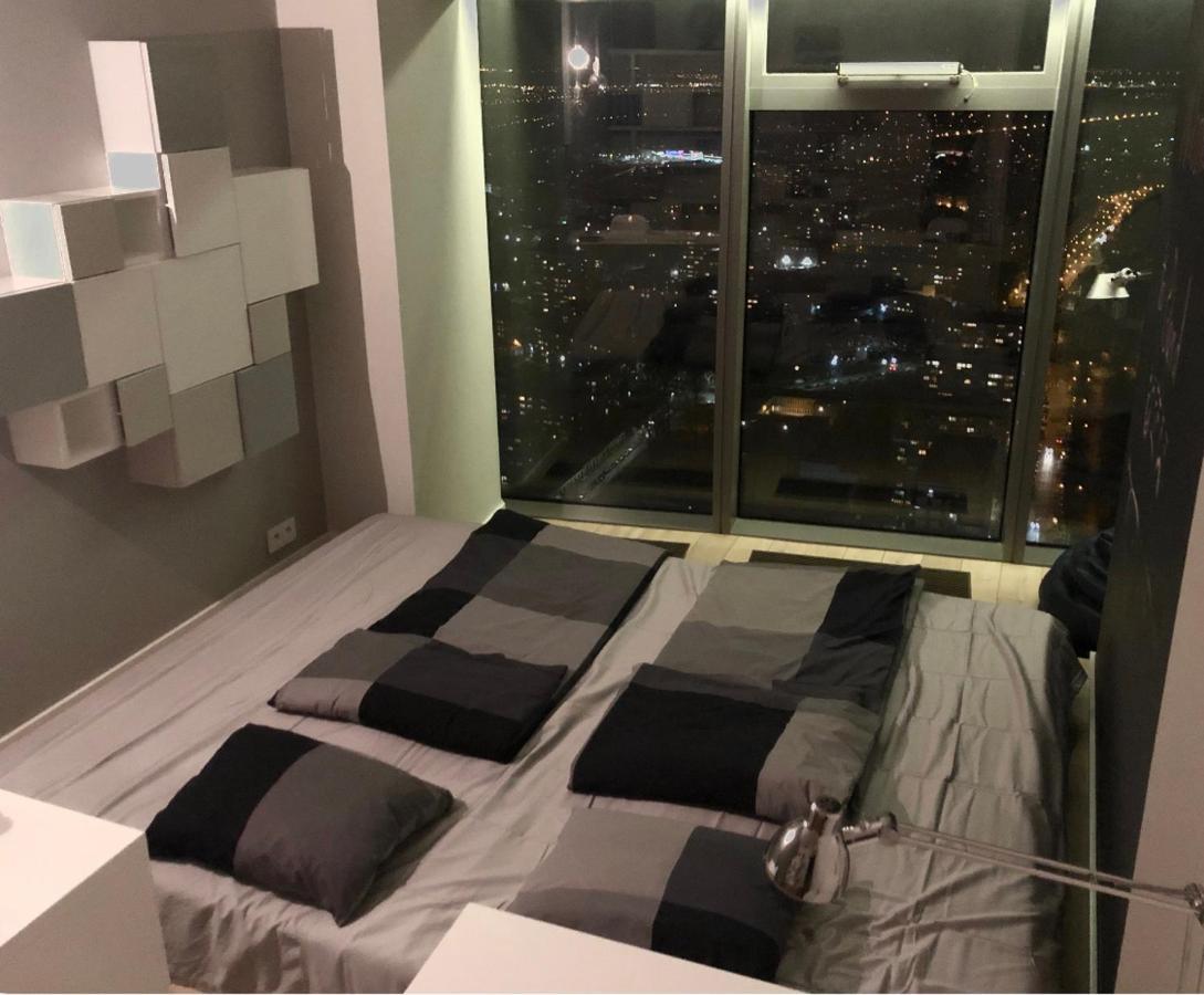 Vantage Point Sky Tower Apartment *